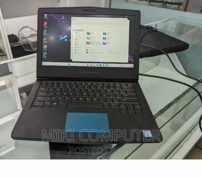 New Laptop Alienware M17x R2 16GB Intel Core I5 HDD 1T