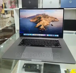New Laptop Apple MacBook Pro 2017 16GB Intel Core I7 SSD 512GB