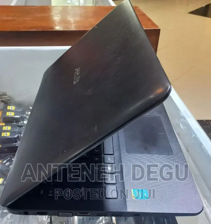 New Laptop Asus TUF Dash F15 4GB Intel Core I3 HDD 500GB