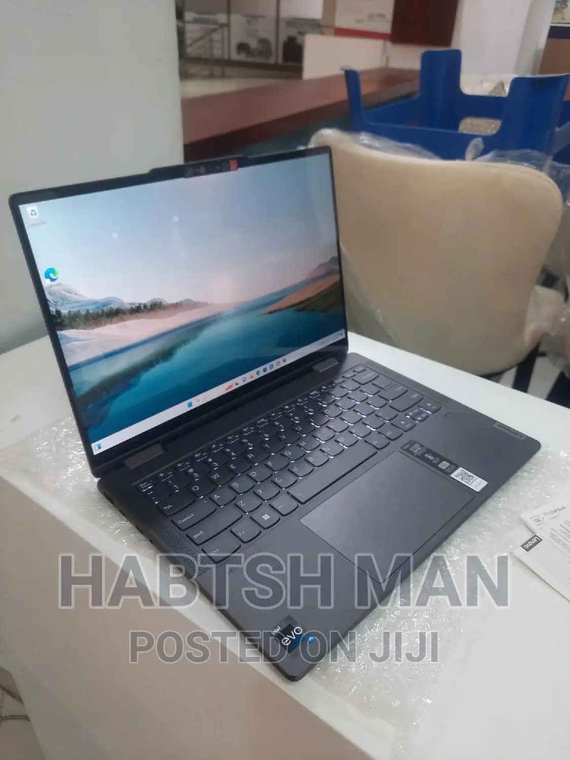 New Laptop Lenovo Yoga 700 16GB Intel Core I5 SSD 512GB