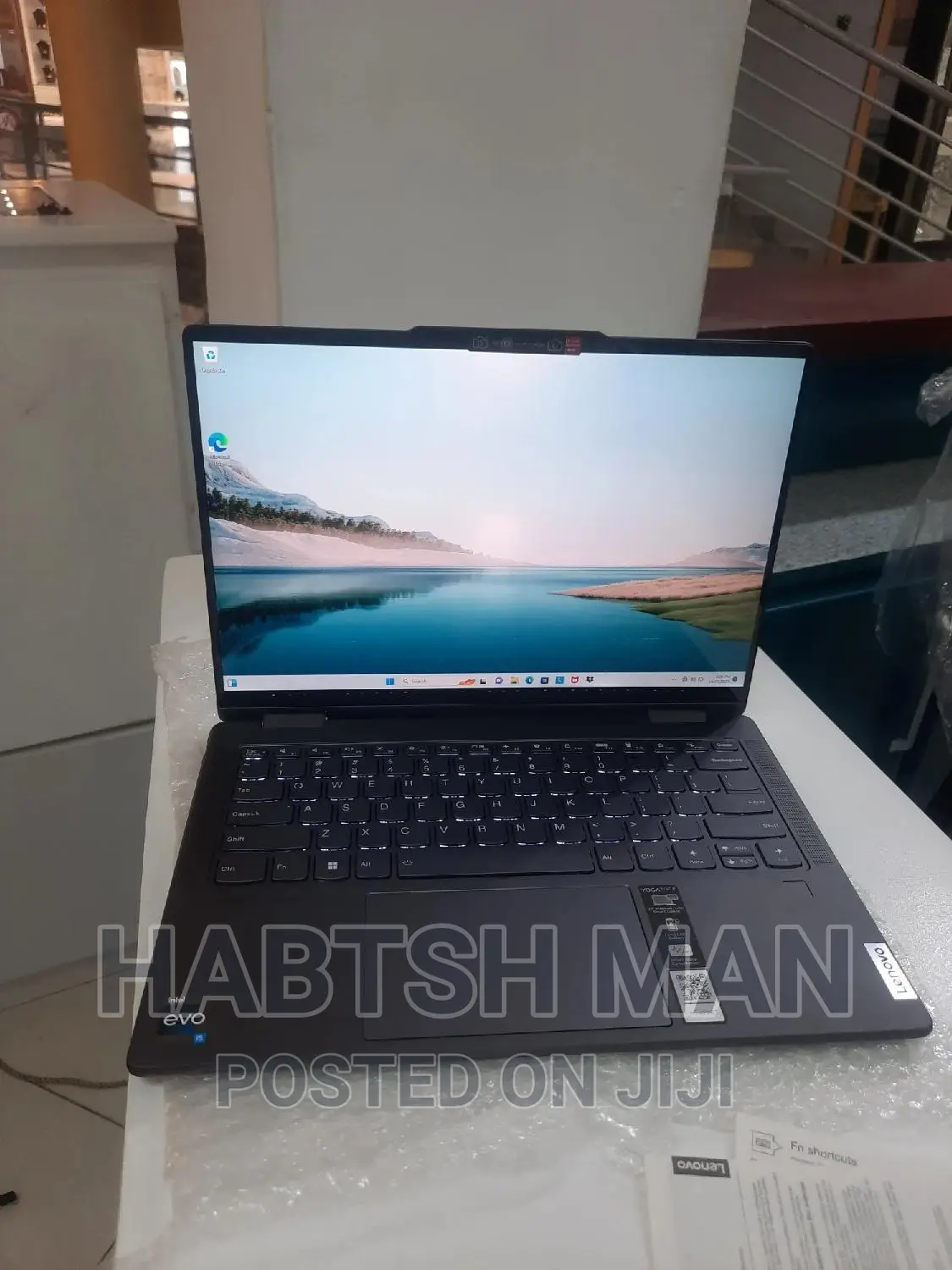 New Laptop Lenovo Yoga 700 16GB Intel Core I5 SSD 512GB