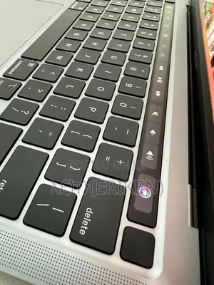 New Laptop Apple MacBook Pro 2020 M1 8GB Apple M1 Pro SSD 256GB