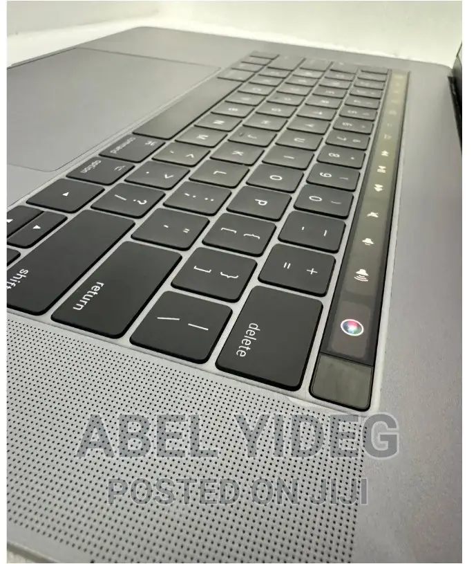 New Laptop Apple MacBook Pro 2017 16GB Intel Core I7 SSD 512GB