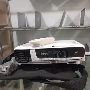 Brand New EPSON Projector Eb X51