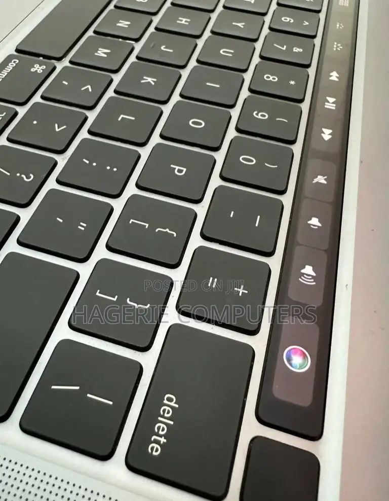 New Laptop Apple MacBook Pro 2020 M1 8GB Apple M1 SSD 256GB