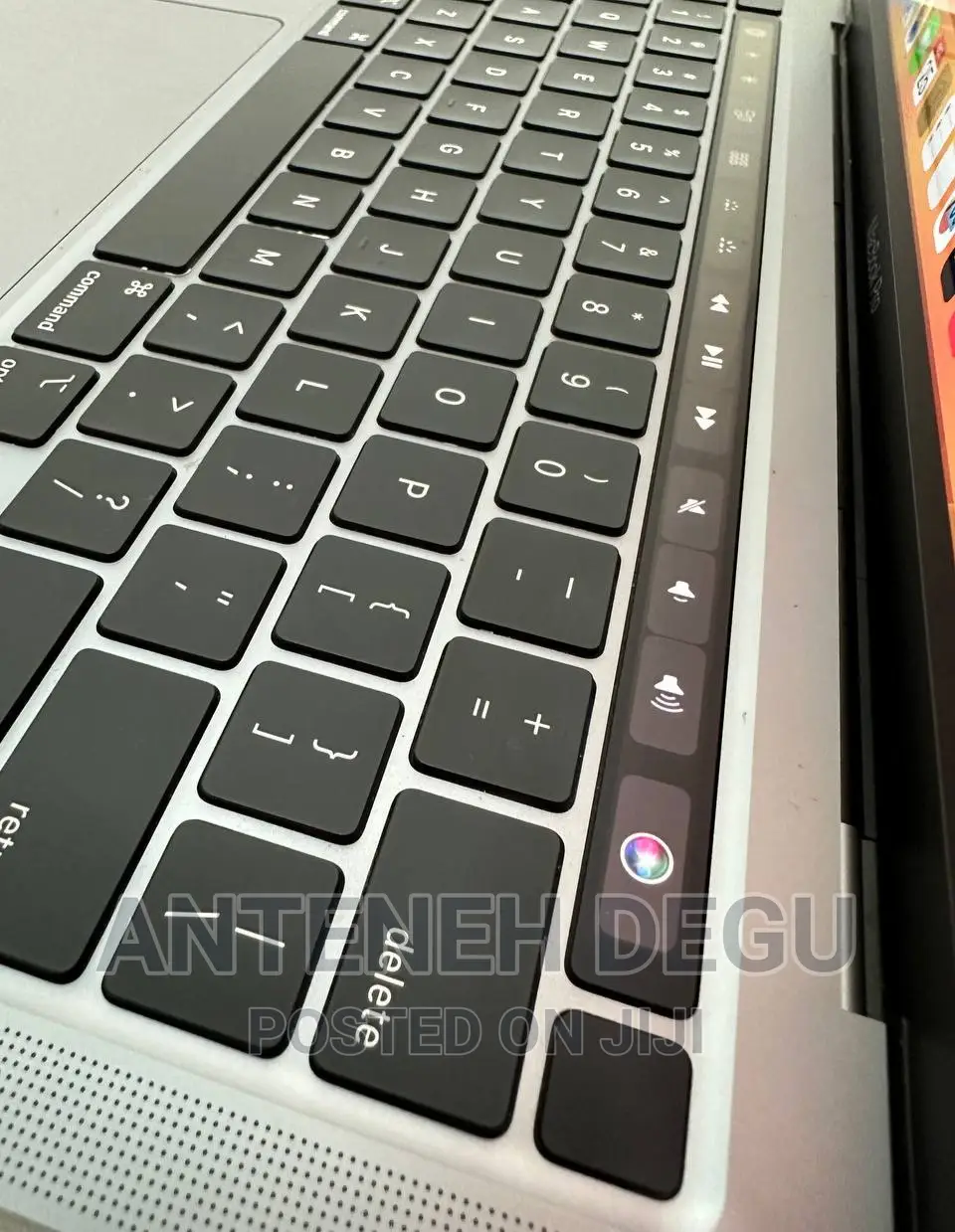 New Laptop Apple MacBook Pro M1 8GB Apple M1 Pro SSD 256GB