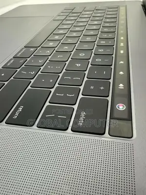 New Laptop Apple MacBook 2017 16GB Intel Core I7 SSD 512GB