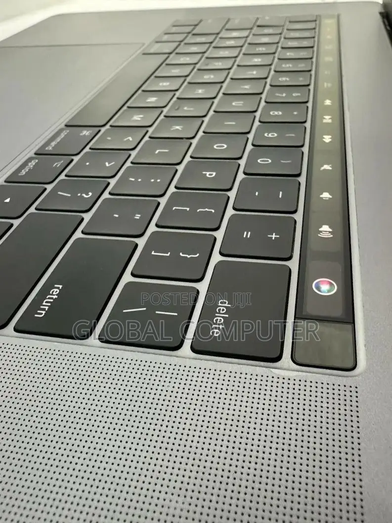 New Laptop Apple MacBook 2017 16GB Intel Core I7 SSD 512GB