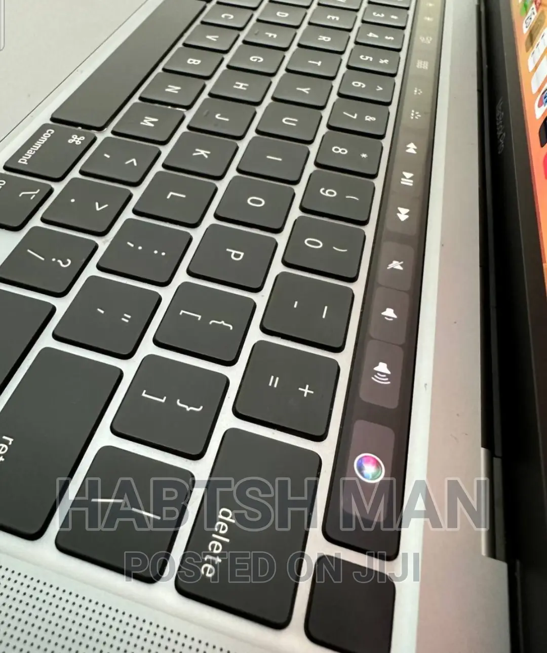 New Laptop Apple MacBook Pro M1 8GB Apple M1 Pro SSD 256GB