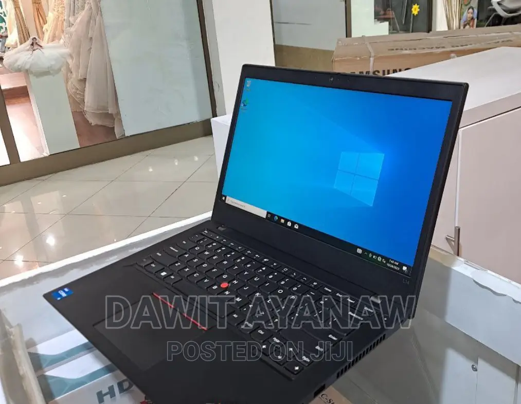 New Laptop Lenovo 8GB Intel Core I5 SSD 512GB
