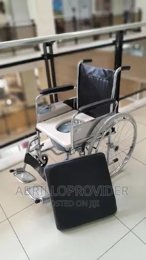 Commode Wheelchairs/Foldable Wheelchairs/Toilet Wheelchairs
