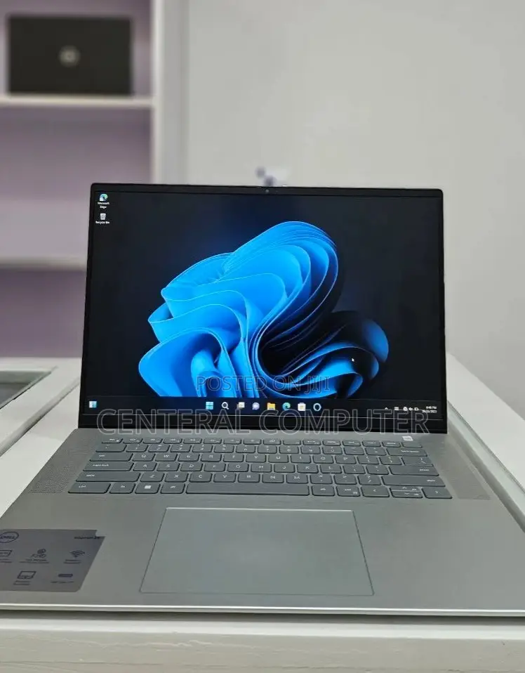 New Laptop Dell Inspiron 11 3168 16GB Intel Core I7 SSD 512GB