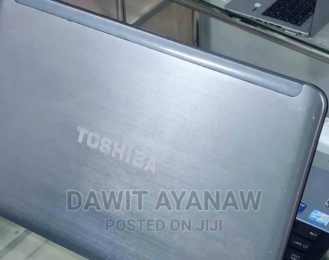 New Laptop Toshiba 8GB Intel Core I7 HDD 750GB
