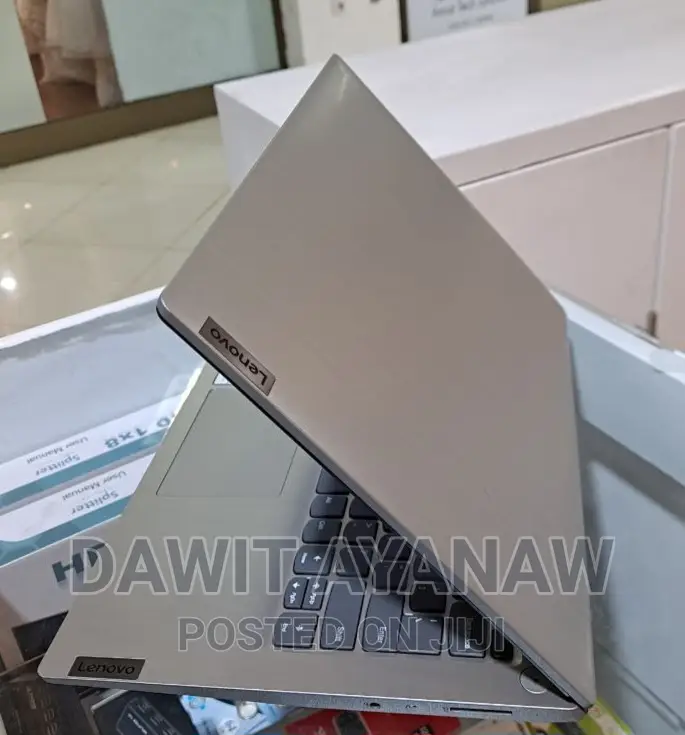 New Laptop Lenovo 8GB AMD Ryzen 5 SSD 128GB