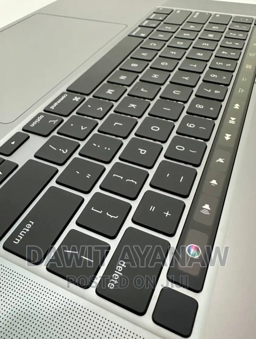 New Laptop Apple MacBook Pro 2019 16GB Intel Core I7 SSD 512GB