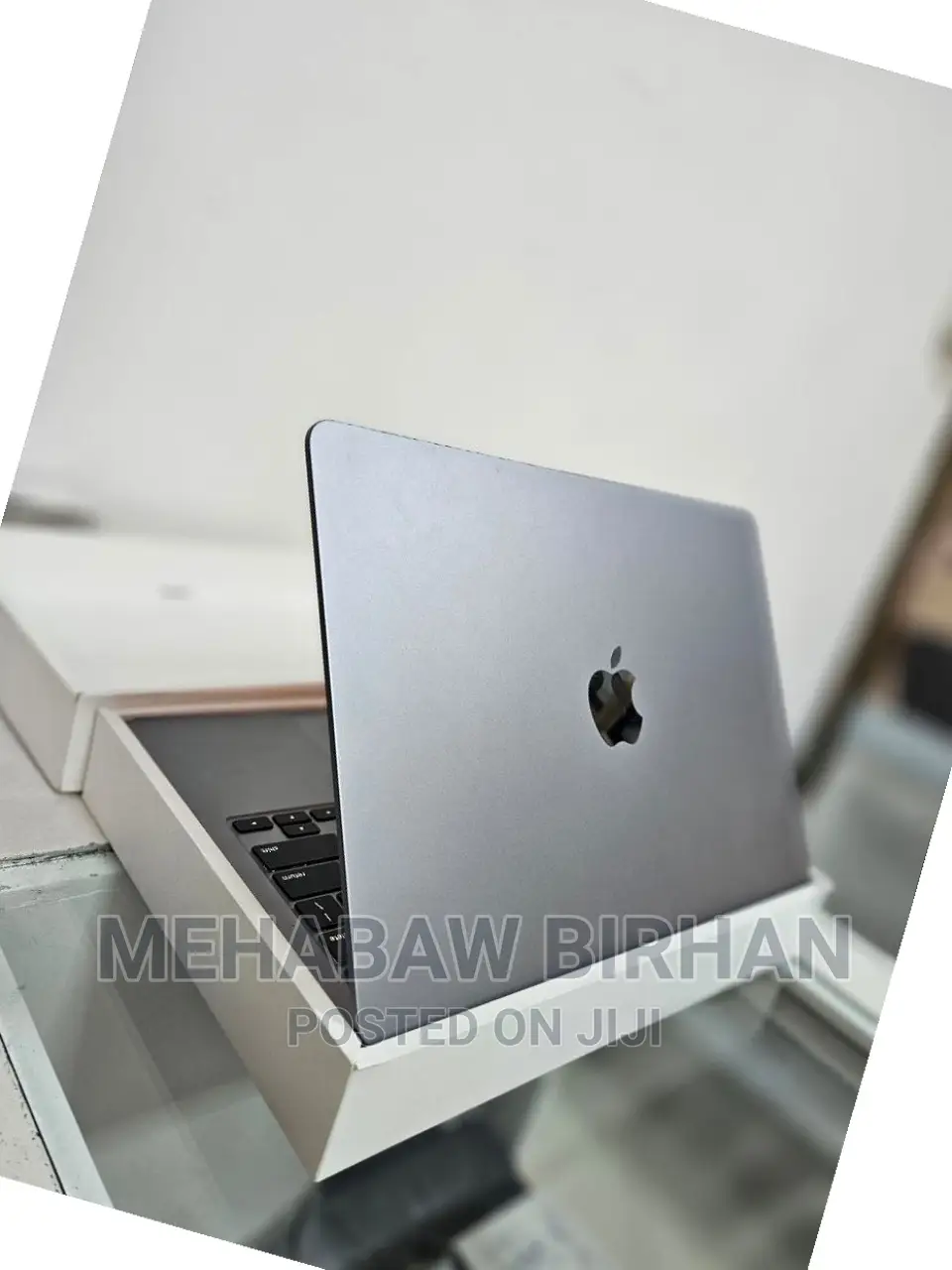 New Laptop Apple MacBook Air 2023 M2 8GB Apple M2 SSD 256GB