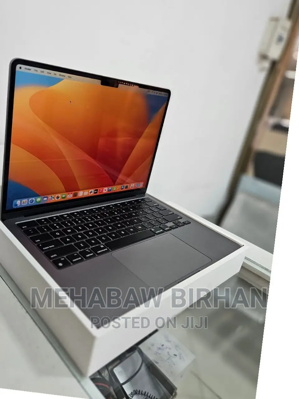 New Laptop Apple MacBook Air 2023 M2 8GB Apple M2 SSD 256GB