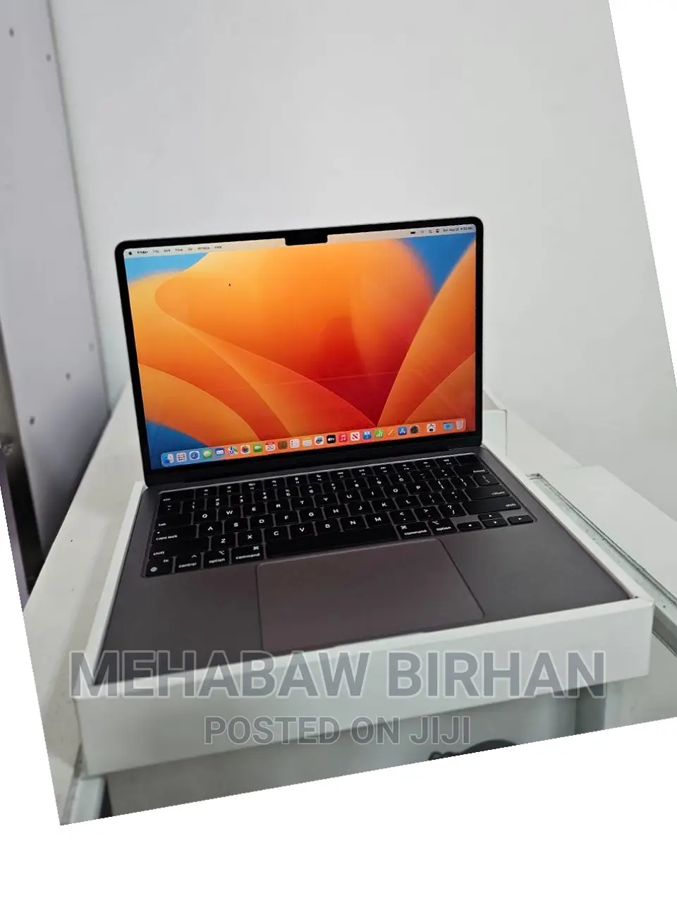 New Laptop Apple MacBook Air 2023 M2 8GB Apple M2 SSD 256GB