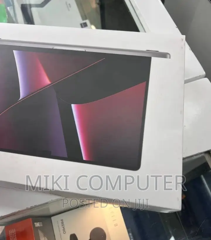 New Laptop Apple MacBook Pro 2023 M2 16GB Intel SSD 512GB