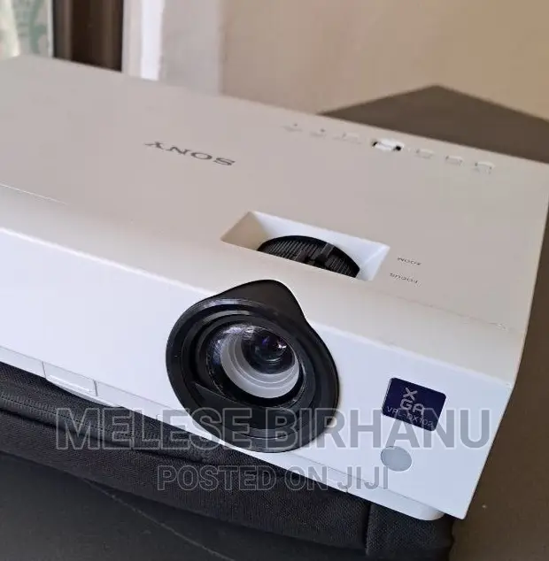 New Sony Dx 102 Projector