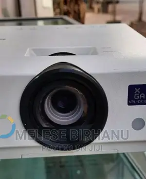 New Sony Dx 102 Projector