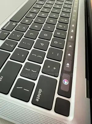 New Laptop Apple MacBook Pro M1 8GB Apple M1 SSD 256GB