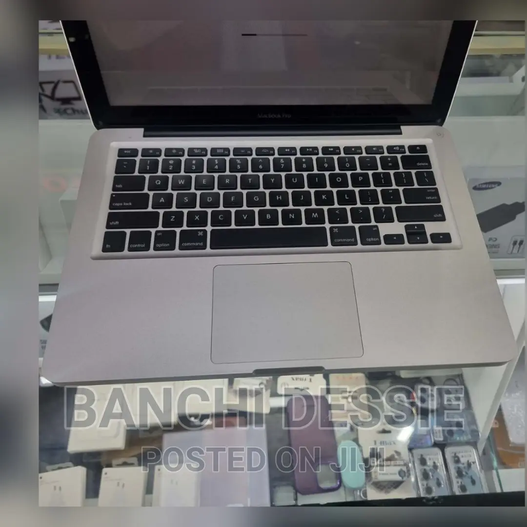 New Laptop Apple MacBook 2012 4GB Intel Core I5 HDD 500GB