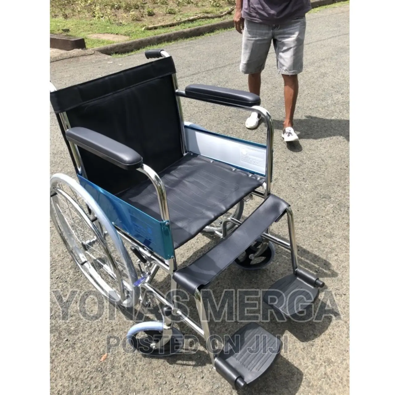 Easily Folded Wheelchair/Alloy Wheelchair/Senior Wheelchair/