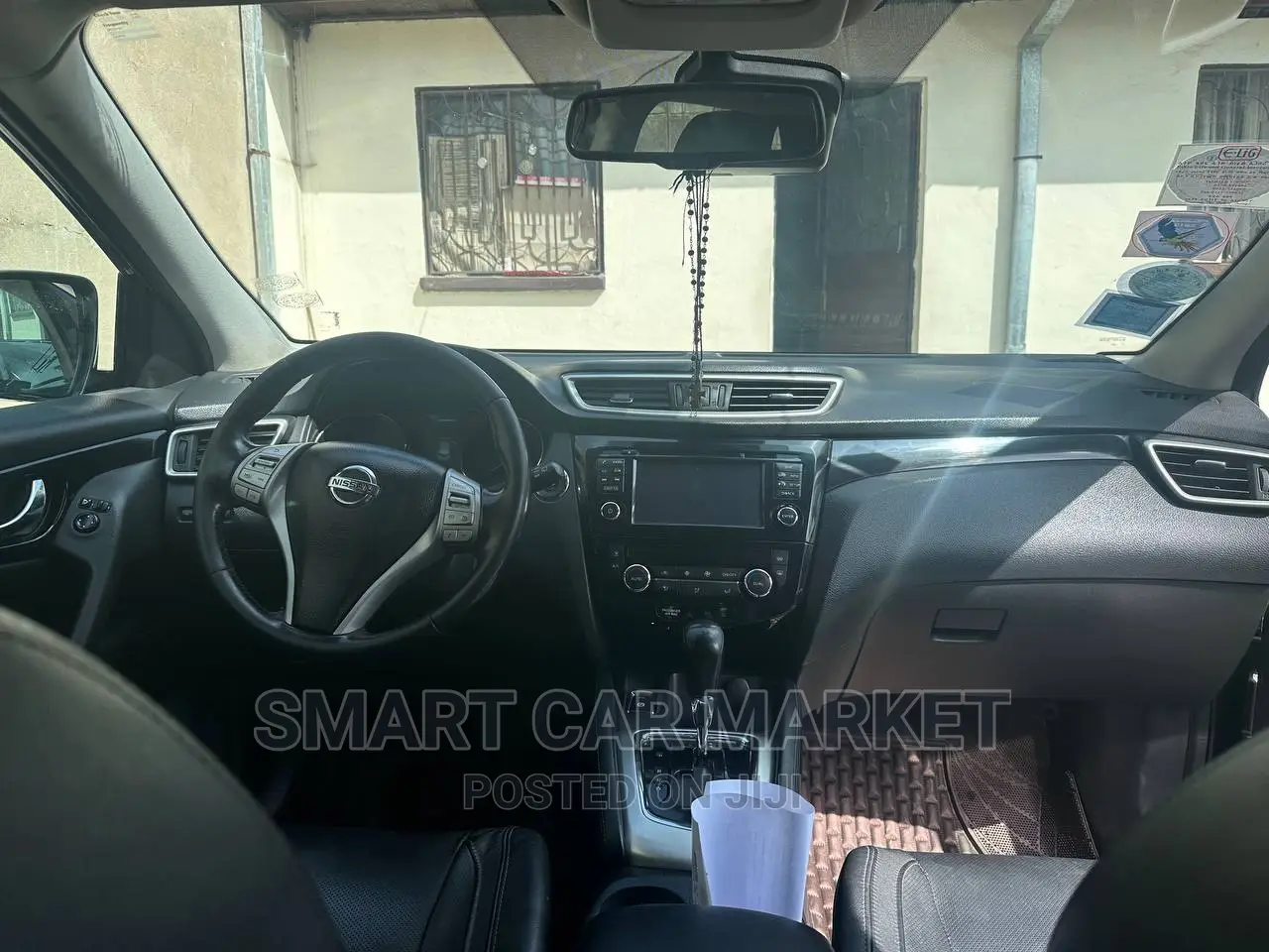 Nissan Qashqai 2017 Brown