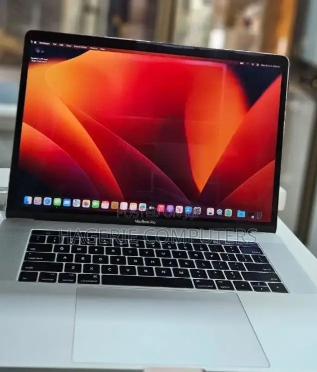 New Laptop Apple MacBook Pro 2017 16GB Intel Core I7 SSD 512GB