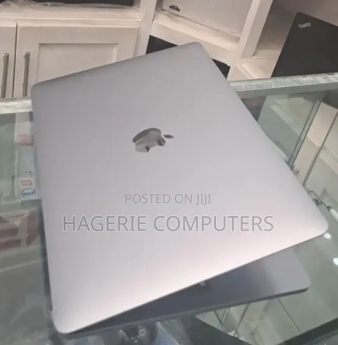 New Laptop Apple MacBook Pro 2020 8GB Apple M1 SSD 256GB