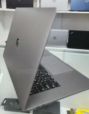 New Laptop Apple MacBook Pro 2017 16GB Intel Core I7 SSD 512GB