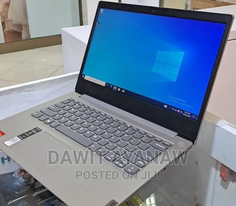 New Laptop Lenovo 8GB AMD Ryzen 5 HDD+SSD 500GB