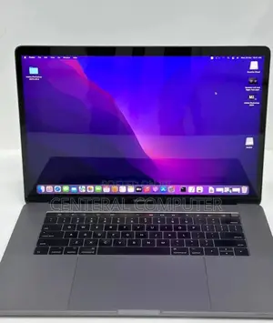 New Laptop Apple MacBook Pro 2017 16GB Intel Core I7 SSD 512GB