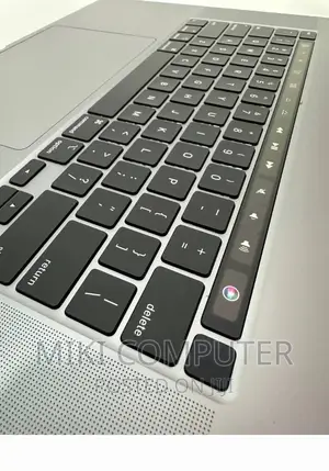 New Laptop Apple MacBook Pro 2019 16GB Intel Core I7 SSD 512GB