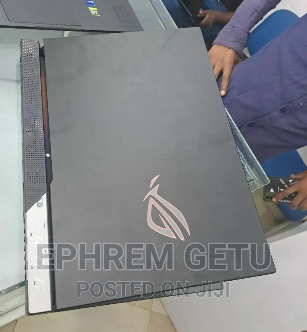 New Laptop Asus ROG Strix G17 32GB Intel Core I7 SSD 1T