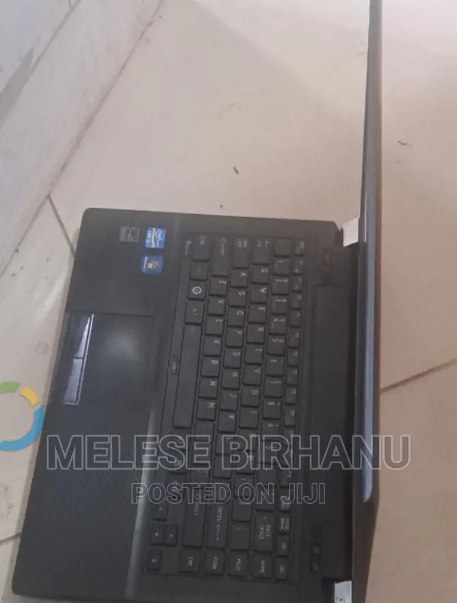 Laptop Toshiba Tecra R10 4GB Intel Core I5 HDD 500GB