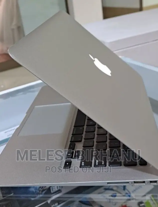 New Laptop Apple MacBook Air 2015 4GB Intel Core I5 SSD 128GB