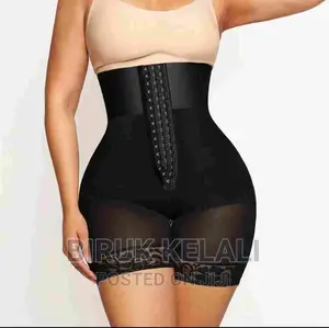 Short Shape Wears for Women's