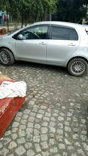 Toyota Yaris 1.3 2006 Gray