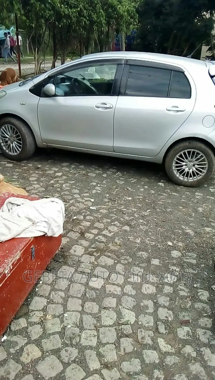 Toyota Yaris 1.3 2006 Gray