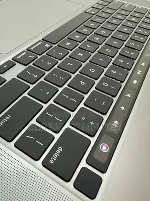New Laptop Apple MacBook Pro 2019 16GB Intel Core I7 SSD 512GB