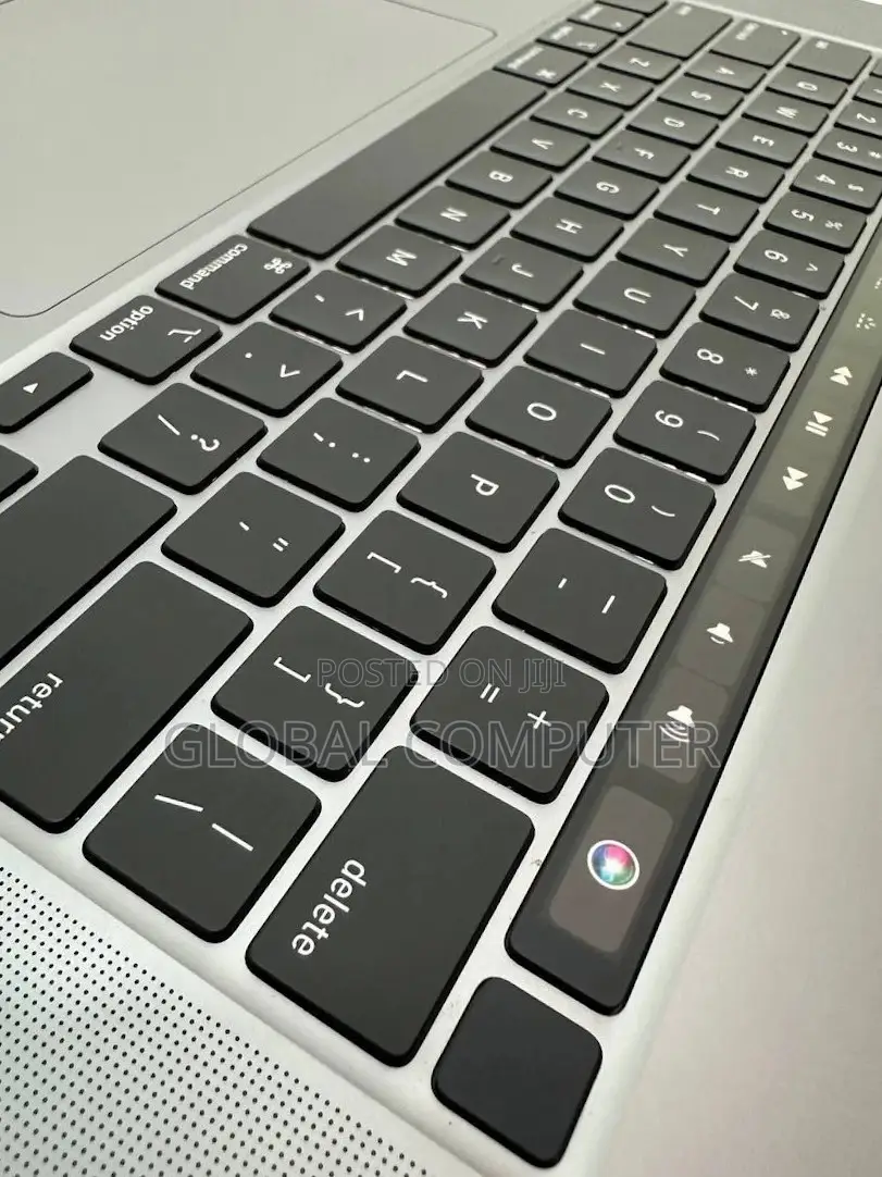 New Laptop Apple MacBook Pro 2019 16GB Intel Core I7 SSD 512GB
