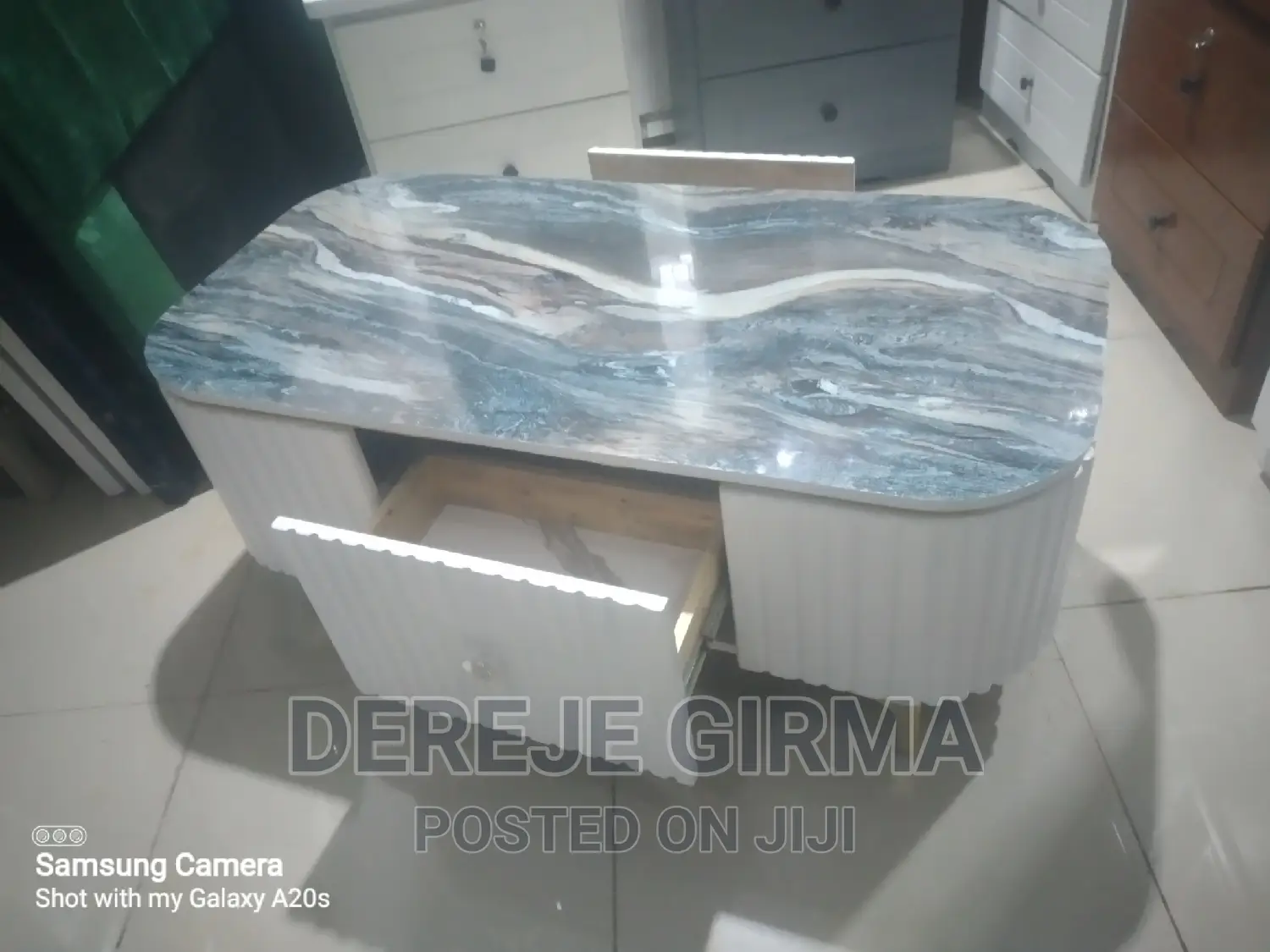 ላምኔት የሶፋ ጠረጴዛ