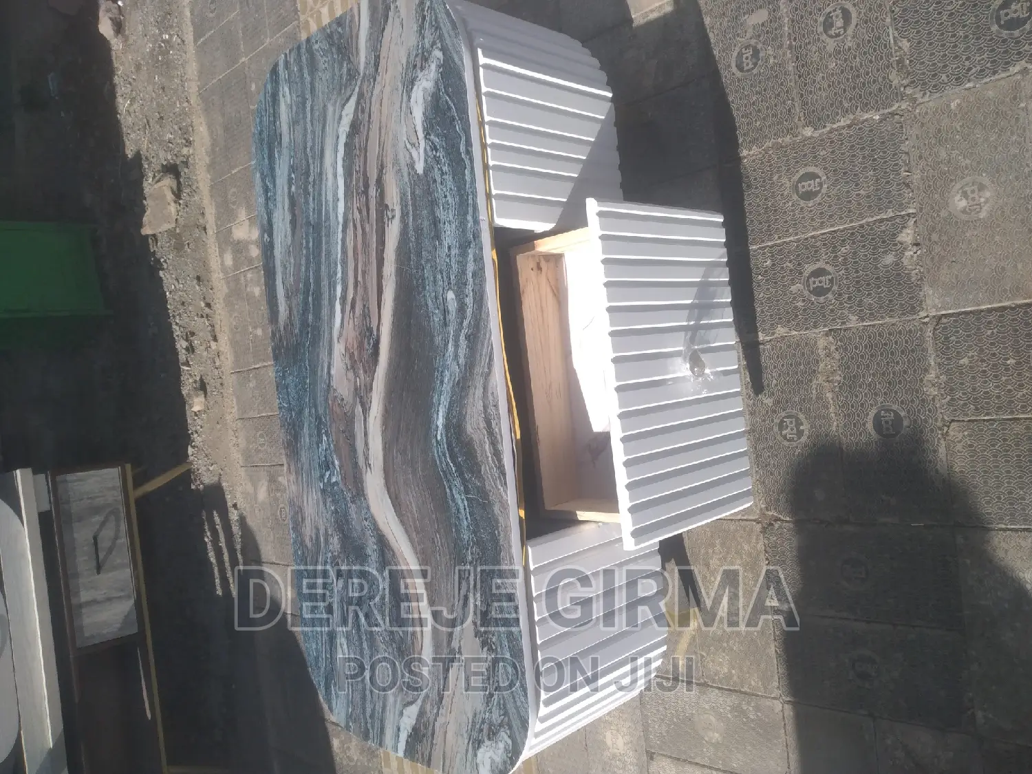 ላምኔት የሶፋ ጠረጴዛ