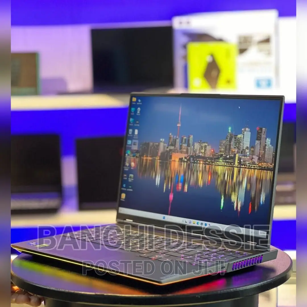 New Laptop Lenovo Legion 7 32GB Intel Core i7 SSD 1T