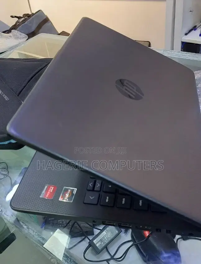 New Laptop HP 8GB AMD Ryzen 3 SSD 512GB