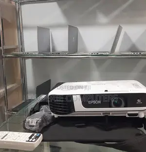 Brand New X51 EPSON Projector