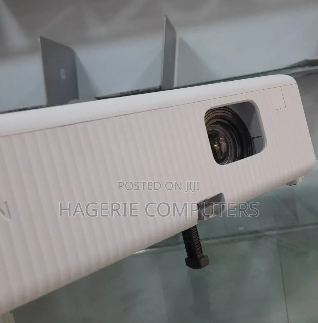 BRAND NEW EPSON Co-W01 Model Projector