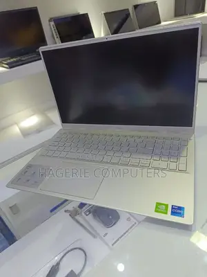 New Laptop Dell Inspiron 15 5000 16GB Intel Core I7 SSD 512GB